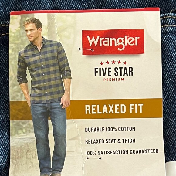 Wrangler Men's Relaxed Fit Blue Denim Jeans Size 44x30 Straight Leg NWT Cotton - Picture 5 of 12